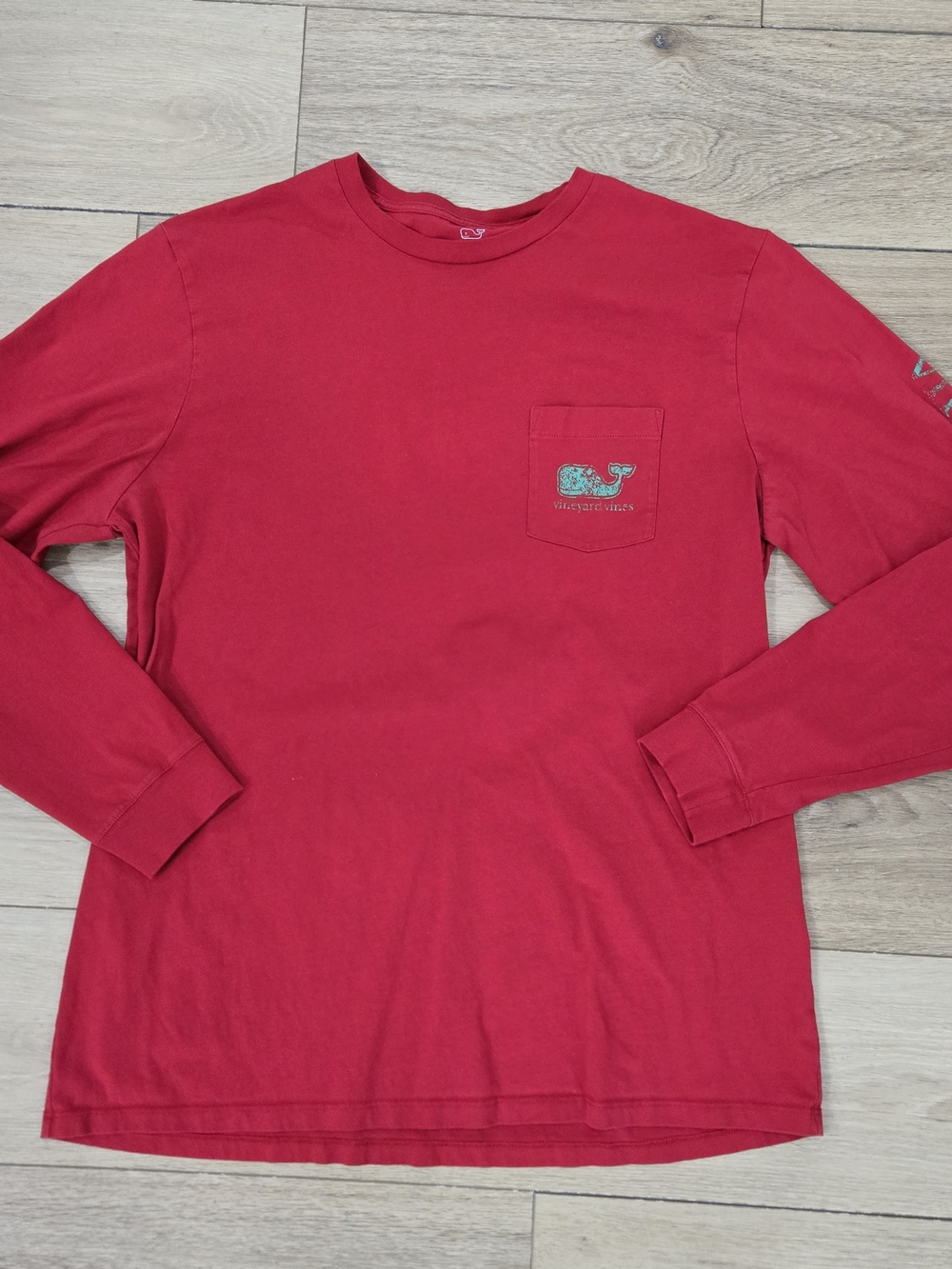 Vineyard Vines Classic Pocket Long-Sleeve Tee - Red With Green Whale SZ Large